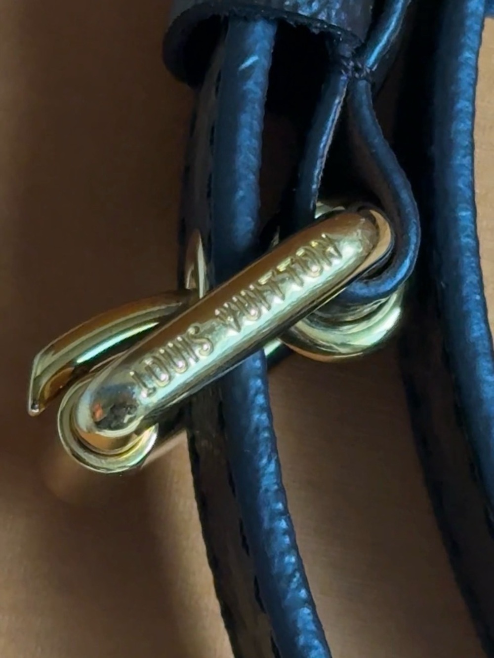 LV monogram Bandouliere shoulder strap with 2 gold color brass hardware - Picture 4 of 6